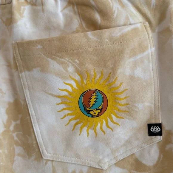 Authentic 686 x Grateful Dead Everywhere Pants in Size Large (men’s/unisex fit).